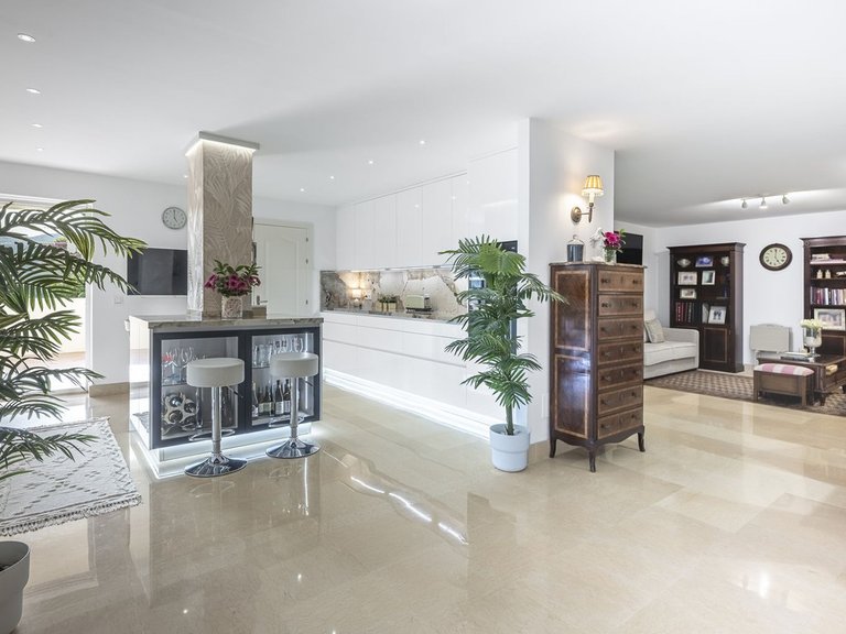 Apartment for Sale in Benahavís, Malaga 30