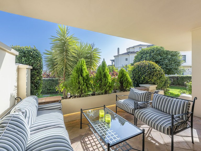 Apartment for Sale in Benahavís, Malaga 40