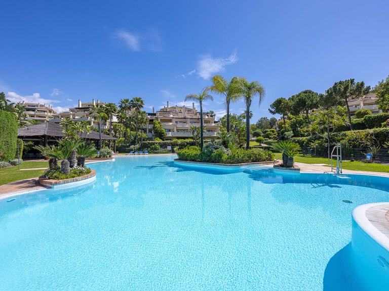 Apartment for Sale in Benahavís, Malaga 44