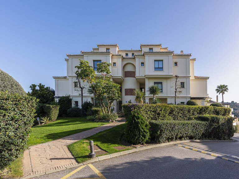 Apartment for Sale in Benahavís, Malaga 45