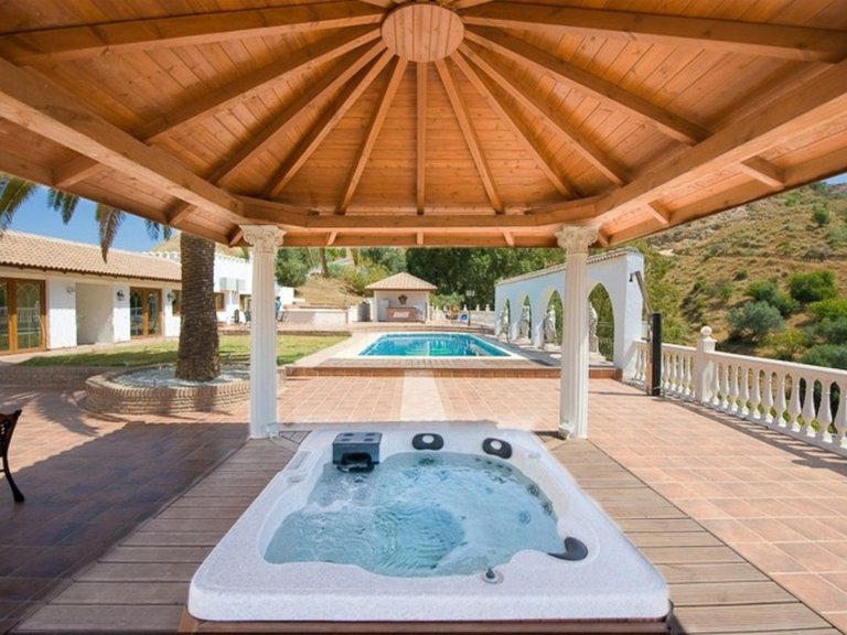 Villa for Sale in Alhaurin El Grande, Malaga 5