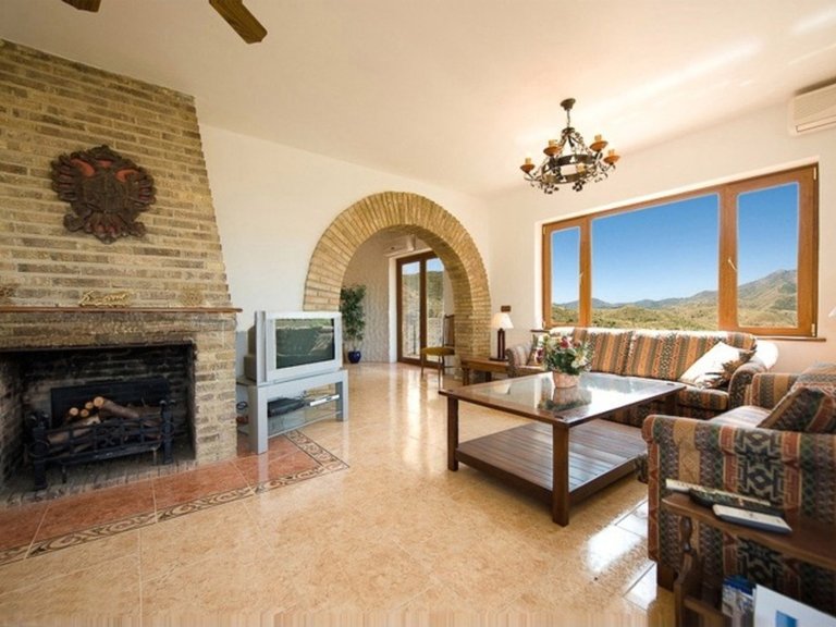 Villa for Sale in Alhaurin El Grande, Malaga 9