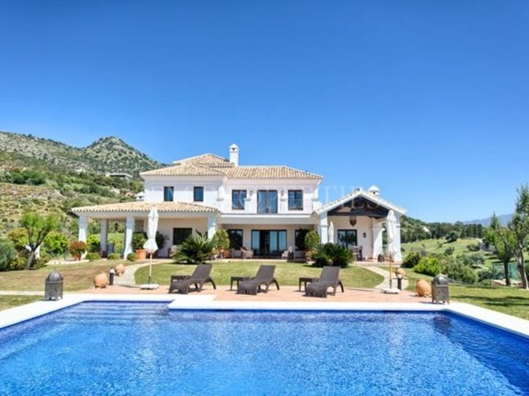 Villa for Sale in Marbella, Malaga 1