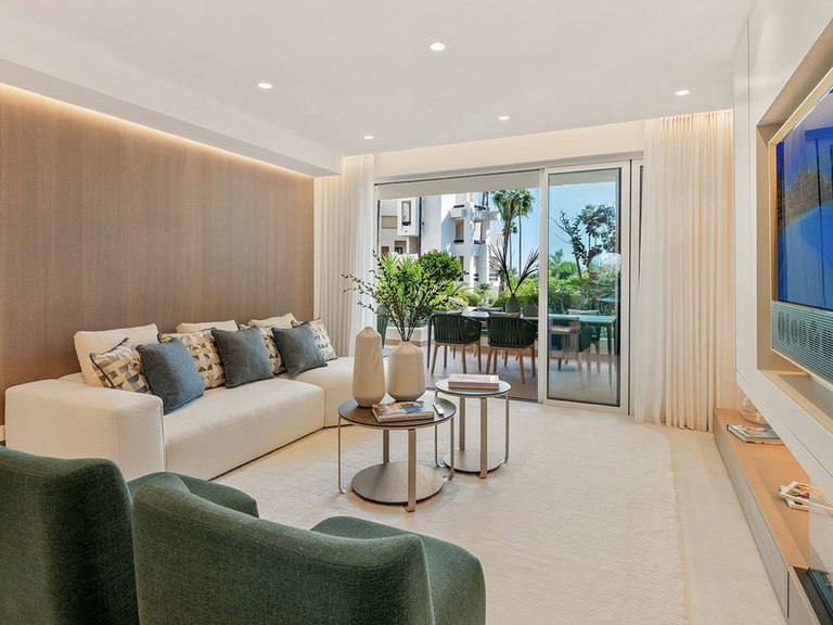 Apartment for Sale in New Golden Mile, Malaga 3