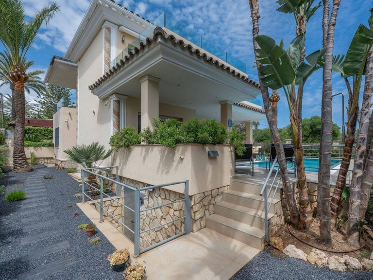 Villa for Sale in Marbesa, Malaga 26