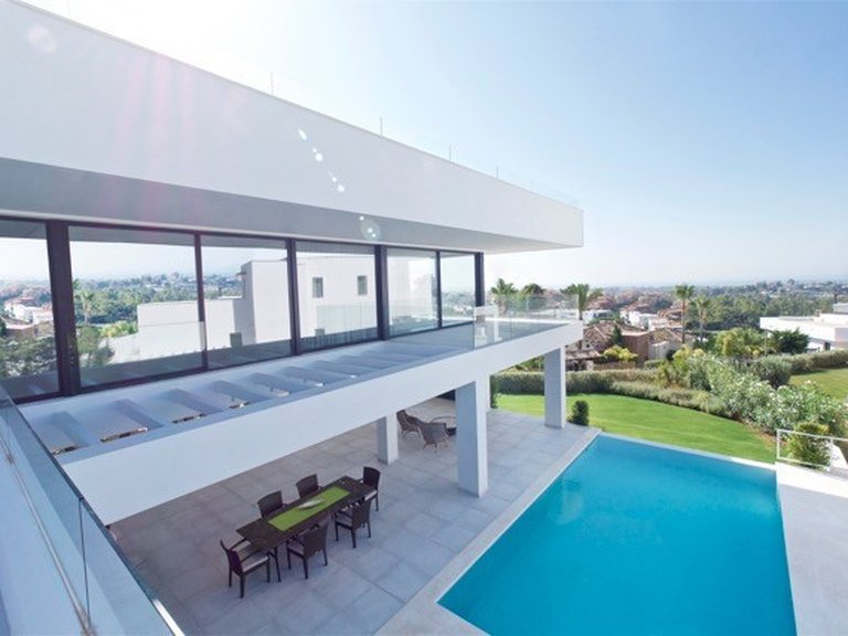 Villa for Sale in Costa del Sol Benahavís, Malaga 1