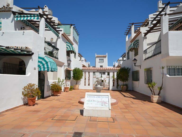 Apartment for Weekly Rent in La Duquesa, Malaga 16