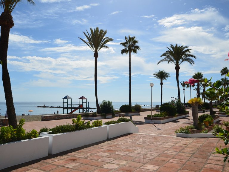 Apartment for Weekly Rent in La Duquesa, Malaga 17