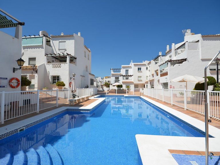 Apartment for Weekly Rent in La Duquesa, Malaga 19