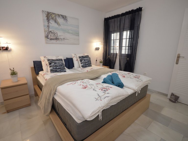 Apartment for Weekly Rent in La Duquesa, Malaga 6