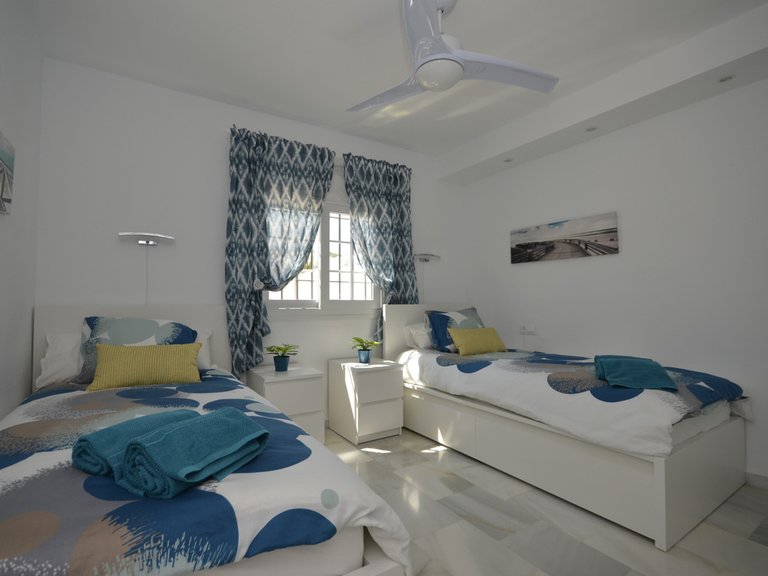 Apartment for Weekly Rent in La Duquesa, Malaga 7