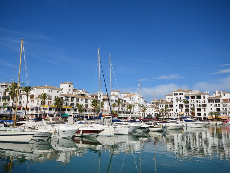 Apartment for Weekly Rent in La Duquesa, Malaga 8