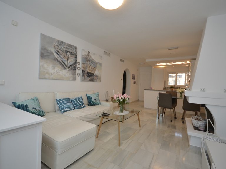 Apartment for Weekly Rent in La Duquesa, Malaga 9