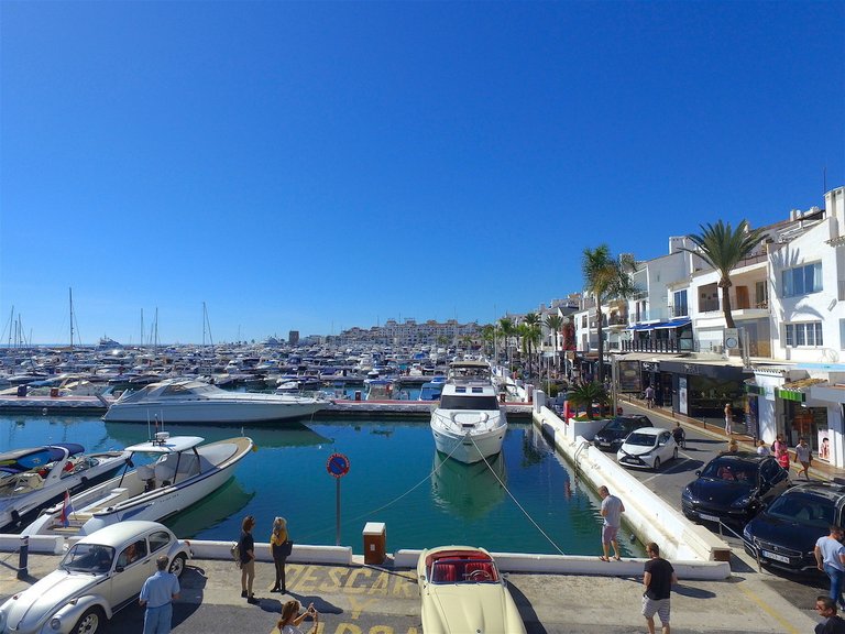 Apartment for Sale in Puerto Banús, Malaga 23