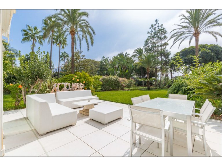 Apartment for  in Puerto Banús, Malaga 1