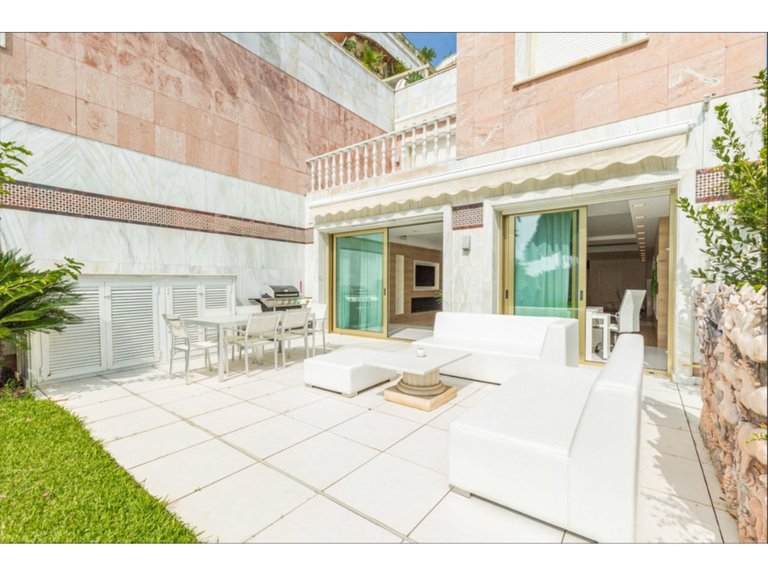 Apartment for  in Puerto Banús, Malaga 2