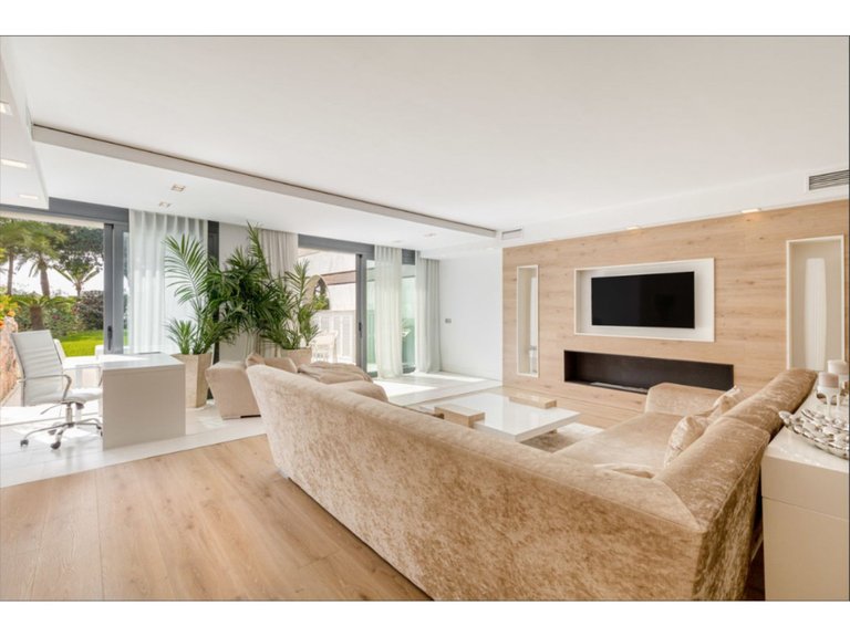 Apartment for  in Puerto Banús, Malaga 3