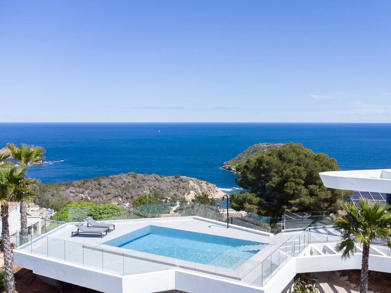 Villa for Sale in Jávea, Alicante 1