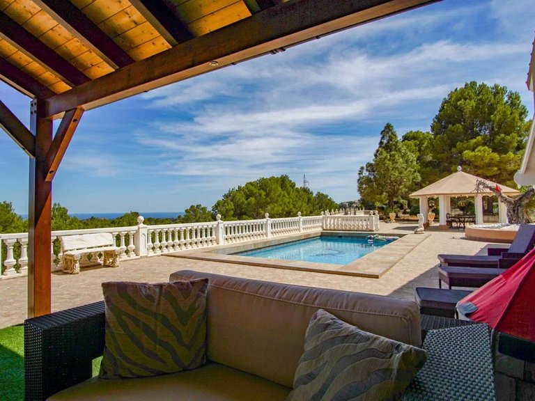 Villa for Sale in La Nucía, Alicante 1