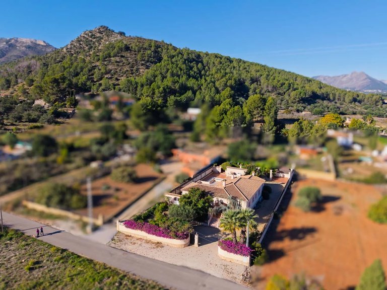 Villa for Sale in Jalón, Alicante 5