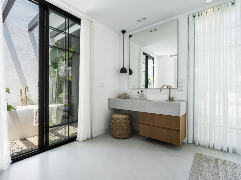 Villa for Sale in Nueva Andalucia, Marbella, Malaga 25