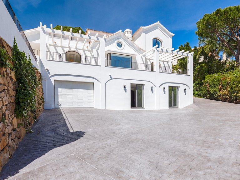 Villa for Sale in Benahavis, Malaga 24
