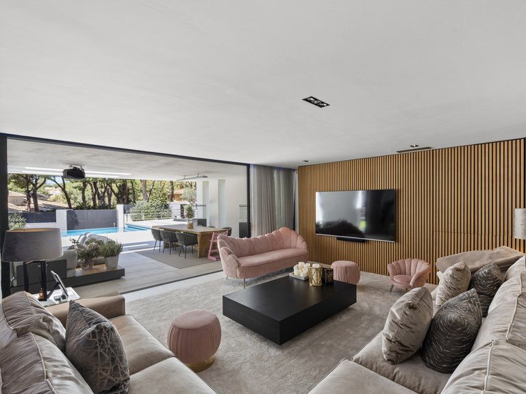 Villa for Sale in Marbella Este, Marbella, Malaga 4