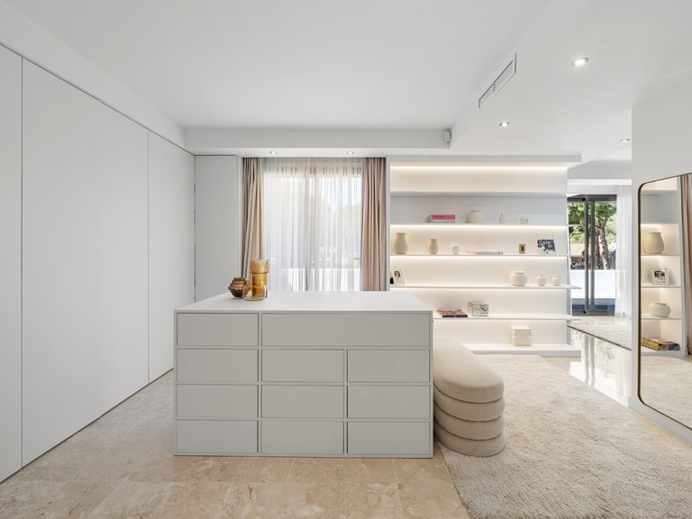 Villa for Sale in Marbella Este, Marbella, Malaga 10