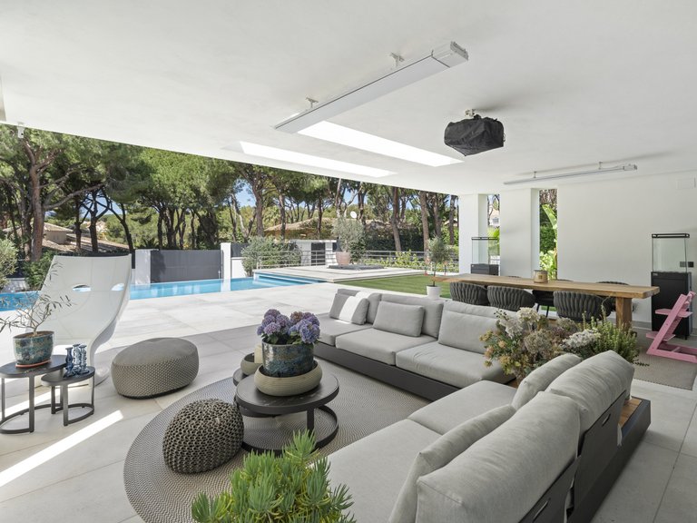 Villa for Sale in Marbella Este, Marbella, Malaga 1