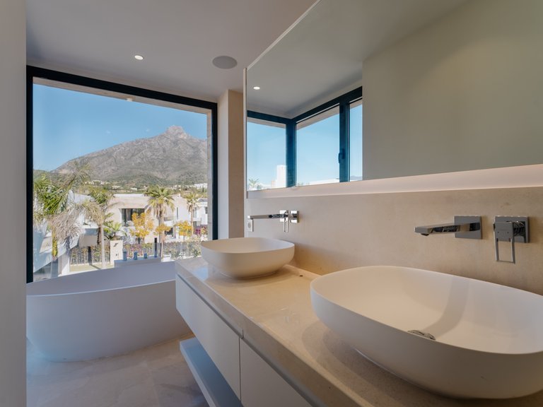 Villa for Sale in Marbella, Malaga 6