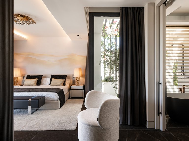 Villa for Sale in Marbella Golden Mile, Marbella, Malaga 17