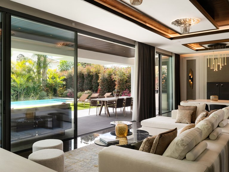 Villa for Sale in Marbella Golden Mile, Marbella, Malaga 24