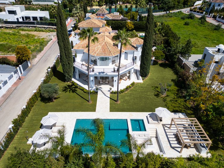 Villa for Sale in Nueva Andalucia, Marbella, Malaga 2