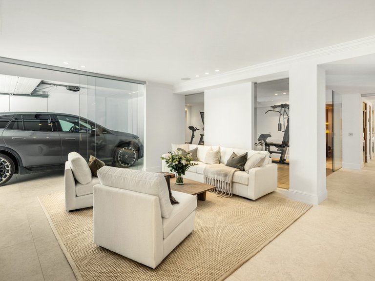 Villa for Sale in Nueva Andalucia, Marbella, Malaga 28