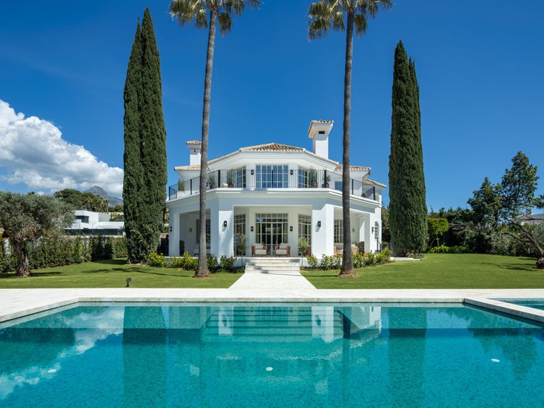 Villa for Sale in Nueva Andalucia, Marbella, Malaga 1
