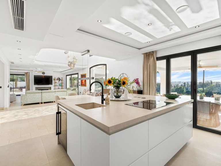 Villa for Sale in Nueva Andalucia, Marbella, Malaga 31