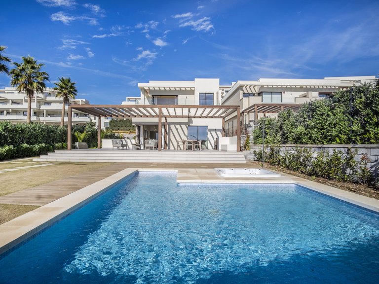 Villa for Sale in Estepona, Malaga 1