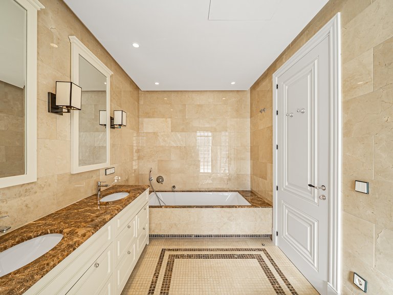 Villa for Sale in Benahavis, Malaga 37