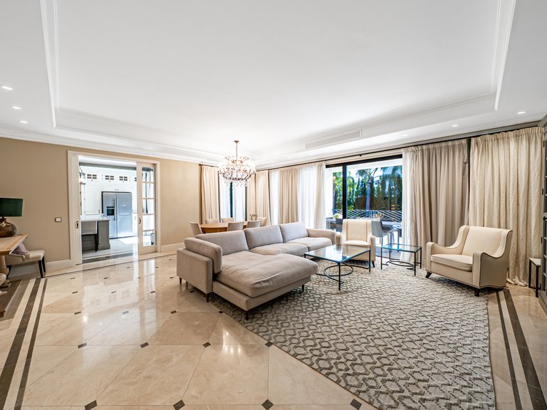 Villa for Sale in Benahavis, Malaga 32
