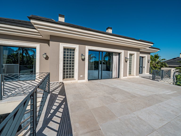 Villa for Sale in Benahavis, Malaga 23