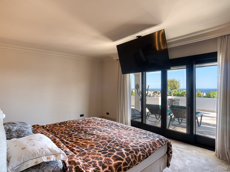 Town House for Sale in Marbella Golden Mile, Marbella, Malaga 28