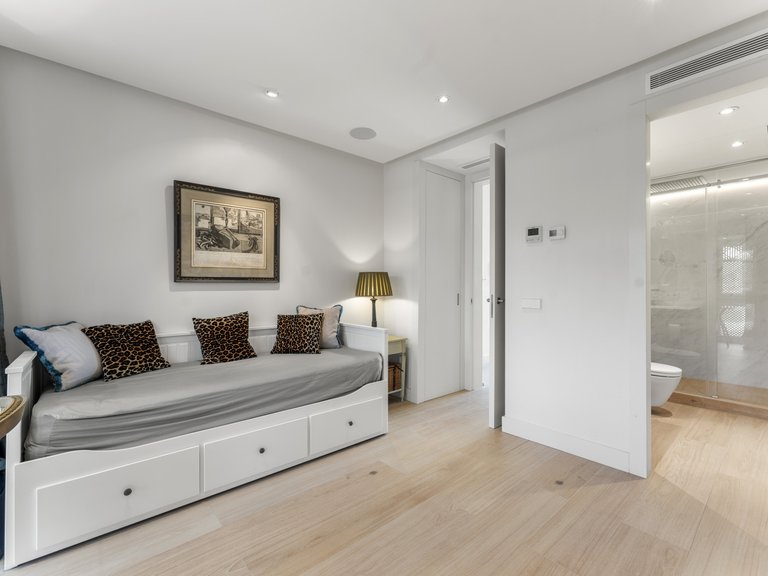 Apartment for Sale in Marbella Golden Mile, Marbella, Malaga 7