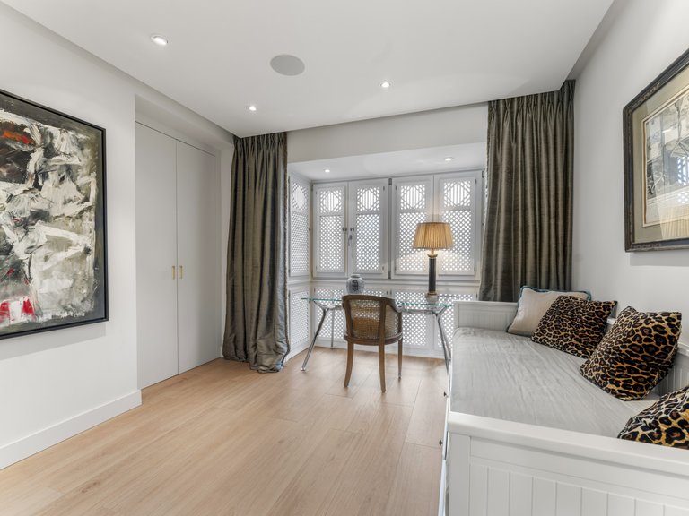 Apartment for Sale in Marbella Golden Mile, Marbella, Malaga 8