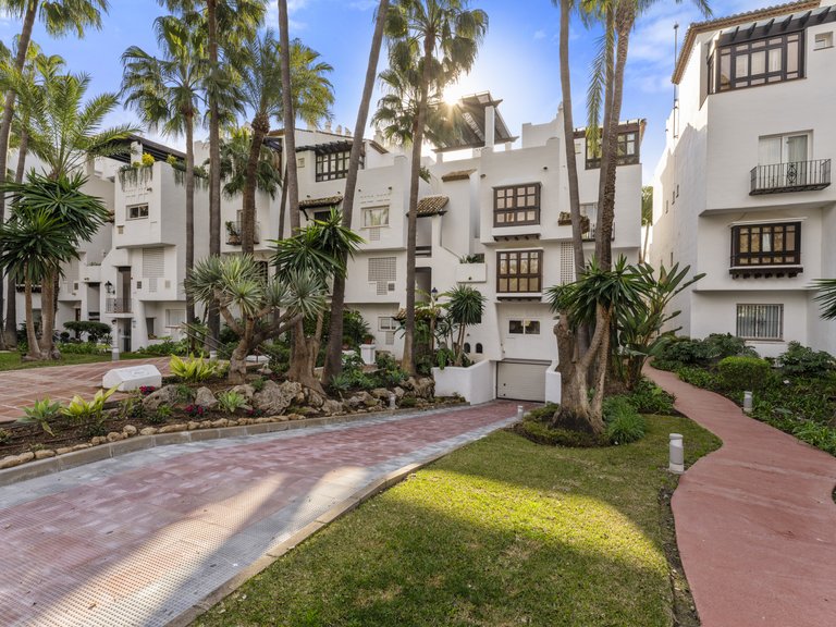 Apartment for Sale in Marbella Golden Mile, Marbella, Malaga 3