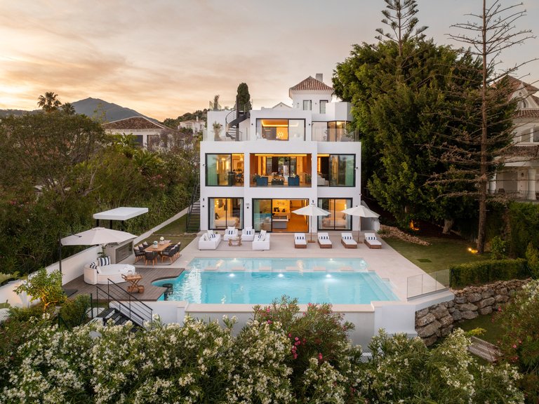 Villa for Sale in Nueva Andalucia, Marbella, Malaga 50