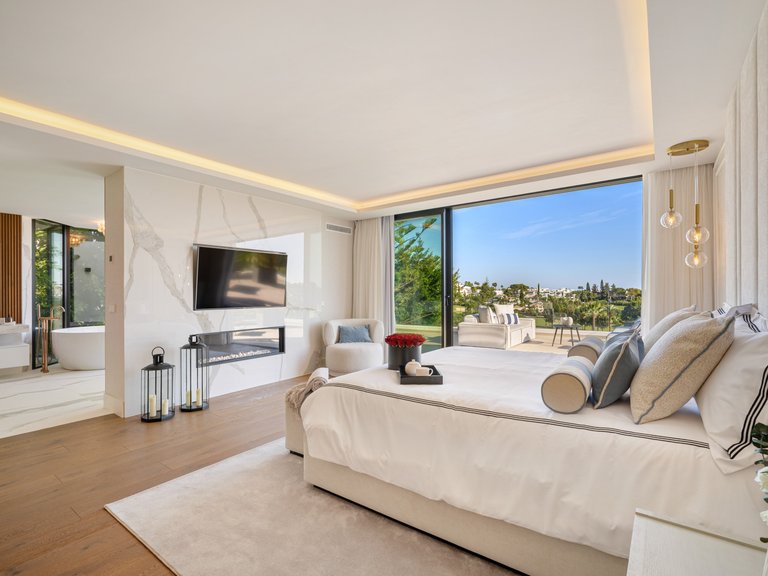 Villa for Sale in Nueva Andalucia, Marbella, Malaga 37