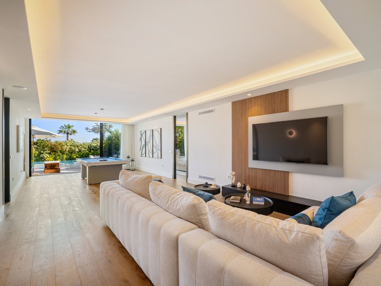 Villa for Sale in Nueva Andalucia, Marbella, Malaga 43