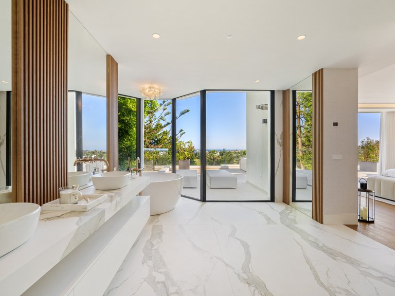 Villa for Sale in Nueva Andalucia, Marbella, Malaga 34