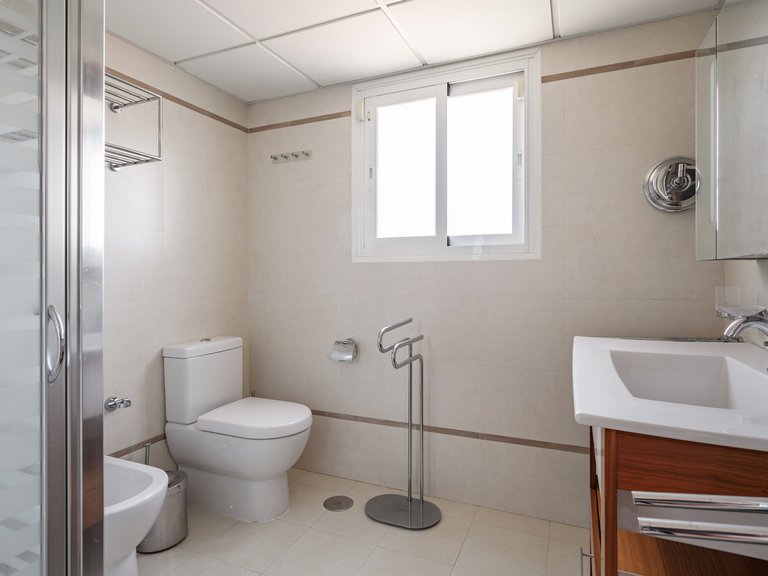 Villa for Sale in Estepona East, Estepona, Malaga 37