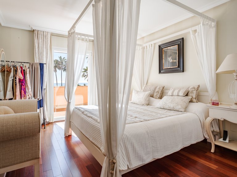 Villa for Sale in Estepona East, Estepona, Malaga 32